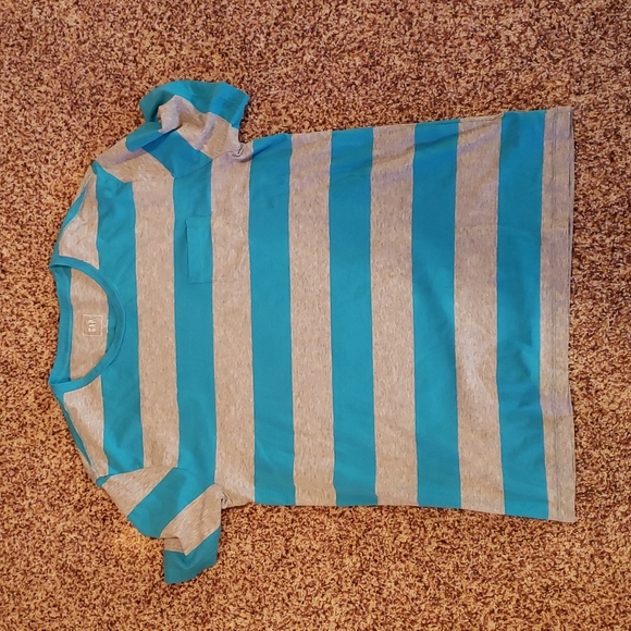 MENS LARGE GAP TSHIRT - Picture 1 of 1